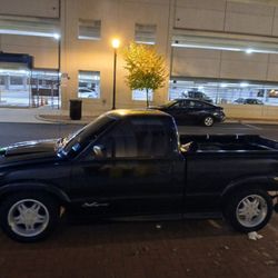 1999 Chevy Xtreme S10  Clean. V6 4.3