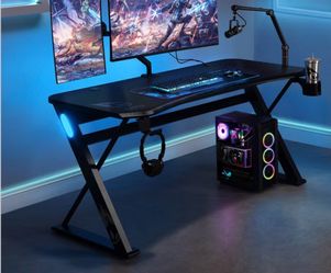 DPS Radius 60” Gaming Desk