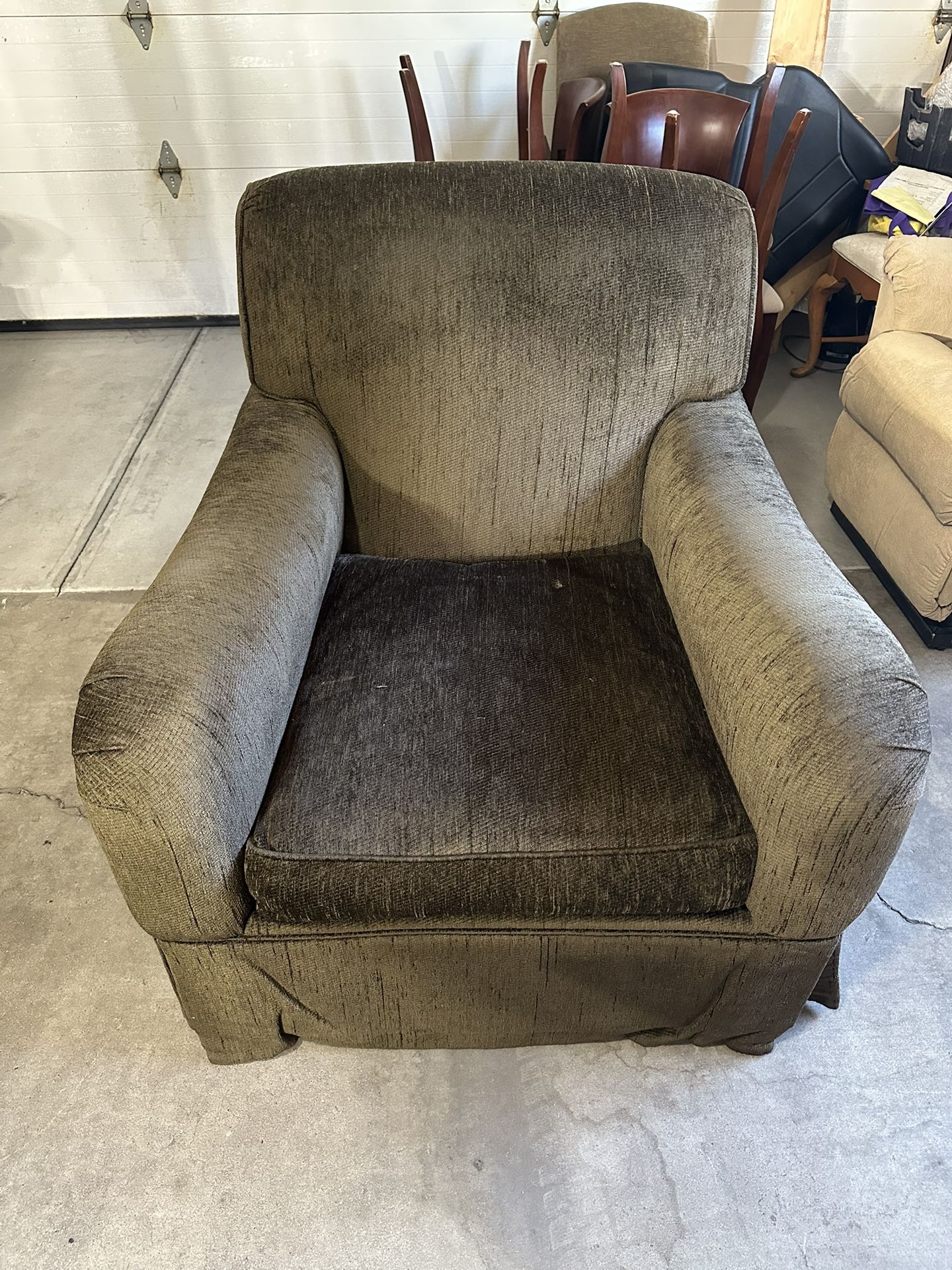 Beautiful, Like New, Brown Living Room Chair