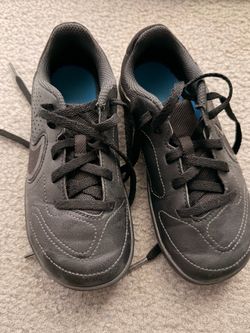 Nike boy indoor shoes 12.5k