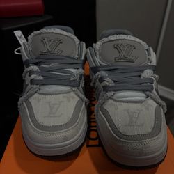 LV trainers size 37 Eu, 6 US