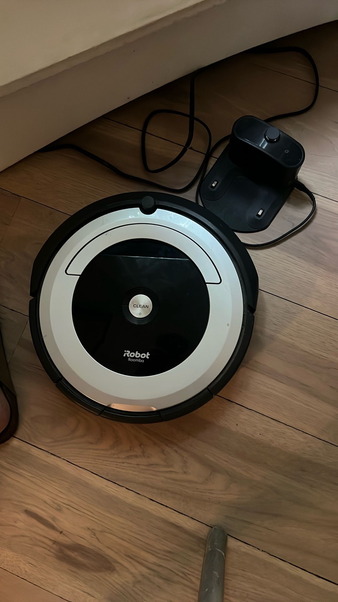 iRobot Roomba *barely used* Model 17070