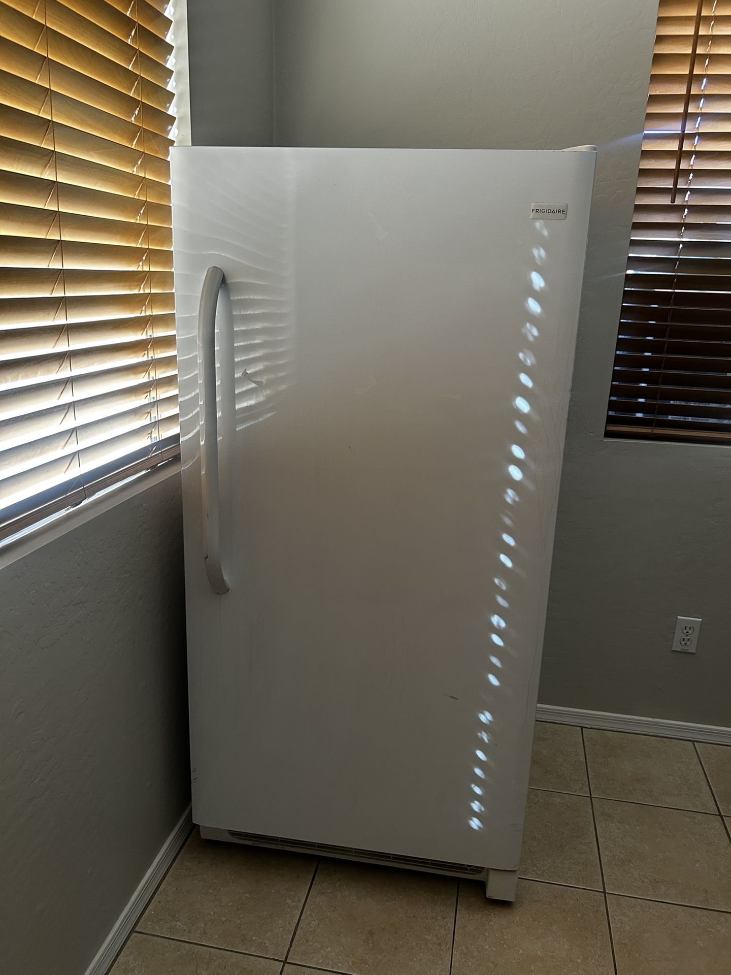 14 ft.³ Frigidaire upright freezer