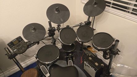 Alesis drum set