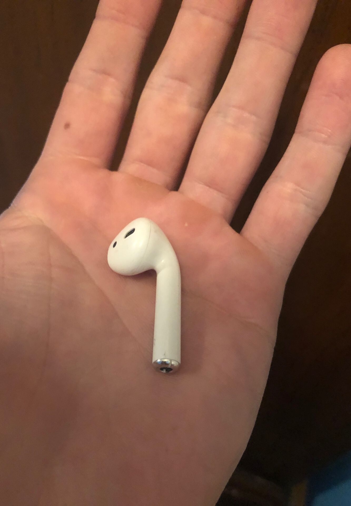 Right apple AirPod