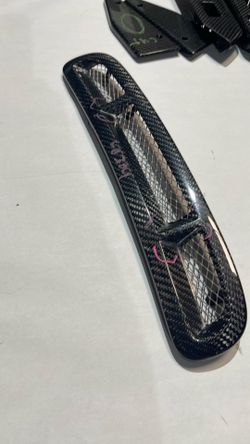 2015-2019 S550 Mustang GT350R Carbon Fiber LG304-AC Hood Vent