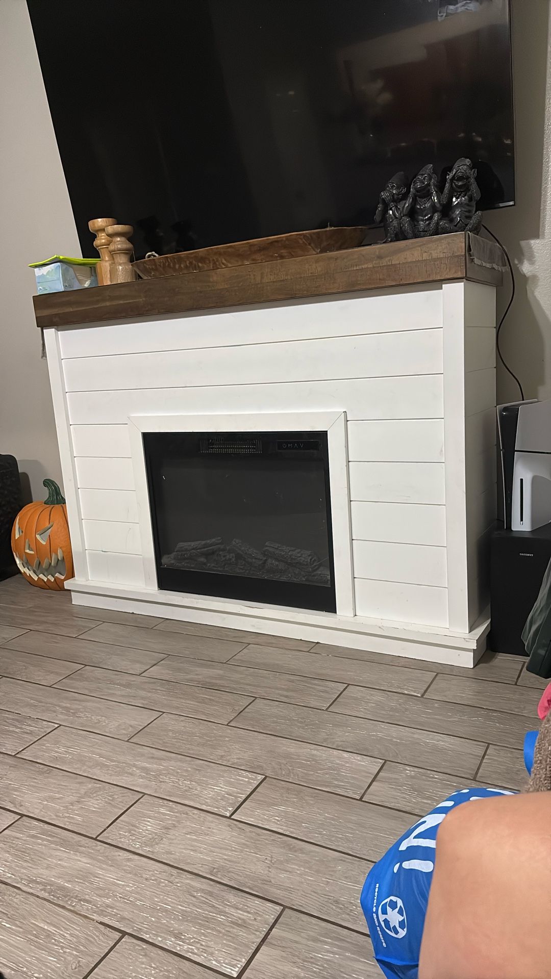 Electric Farmhouse Fireplace Heater