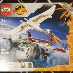 Brand new Jurassic World Lego Set 306 pieces