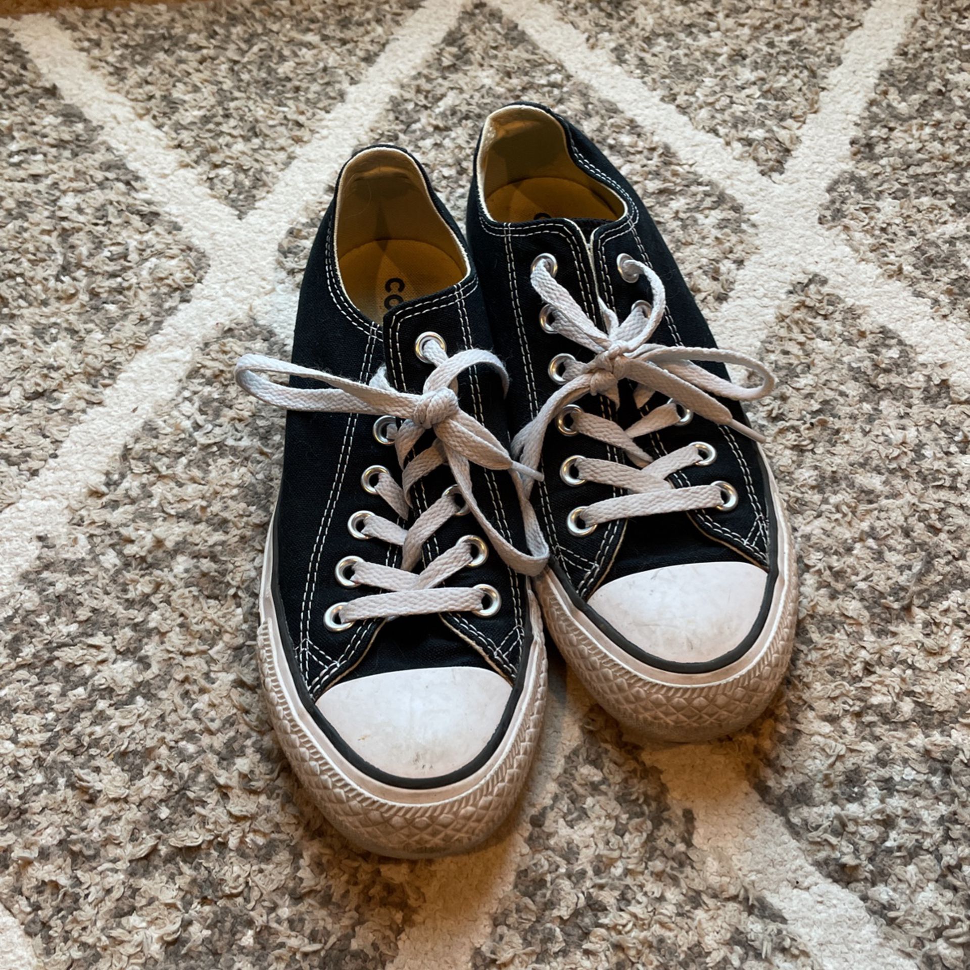 Lightly Used Converse Women’s Size 7