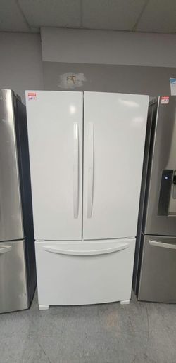 Whirlpool/Maytag style French Door Fridge – White, Bottom Freezer