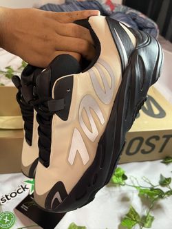 Yeezy Boost 700 MNVN Bone