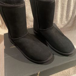 UGG Australia Classic Short Woman's Boots Size 8 US - Black