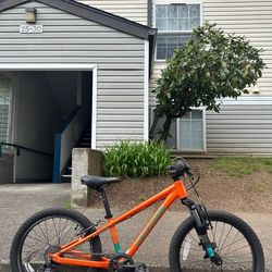 Cannondale Kids Trail Mountain Bike – 20” Wheels - Lightweight Youth Bicycle
