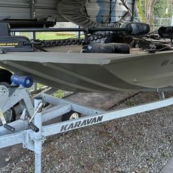 2018 Tracker Grizzly 1648