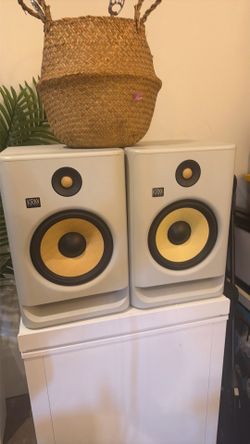KRK ROCKIT 8