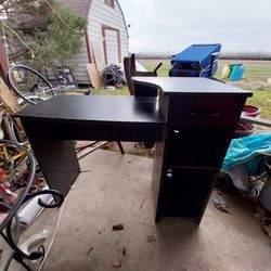 Black Desk