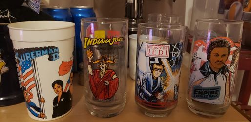 3 VINTAGE GLASSES AND 1 VINTAGE CUP