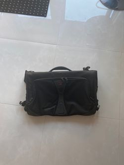 Tumi T-Tech 5536D Black Nylon Tri-Fold Garment/Carry On Bag/Luggage/ w/strap VF