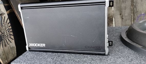 Amplificador kicker de 1200 RMs trabajando bien
