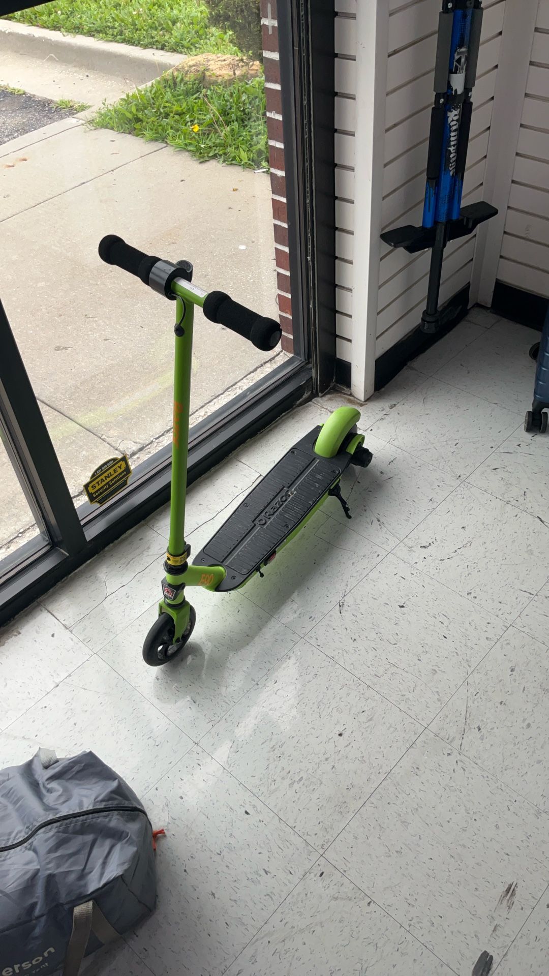 RAZOR MOTORIZED SCOOTER
