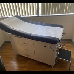 Exam Table For Clinic Us