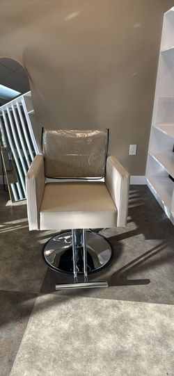 4 Salon Chair $170 Each