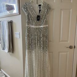 Adrianna Papell NEW Silver And White Dress 