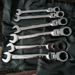 Metric flex head wrench set
