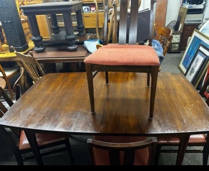 Mid-Century Modern Broyhill Brasilia Dining Table + 4 Chairs