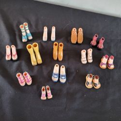 #13 Pares de  Zapatos Para Barbies Bratz