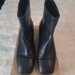 Women's Leather Boots (Black and/or Brown)