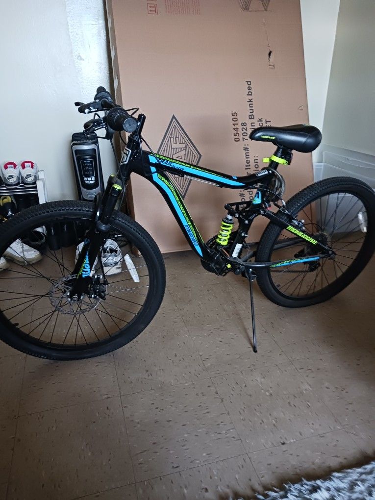 Mongoose Trail Blazer Boys Bike