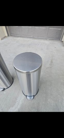 Stainless steel trash can