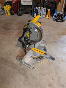 DeWalt miter saw 12" dual-bevel + new 32t blade