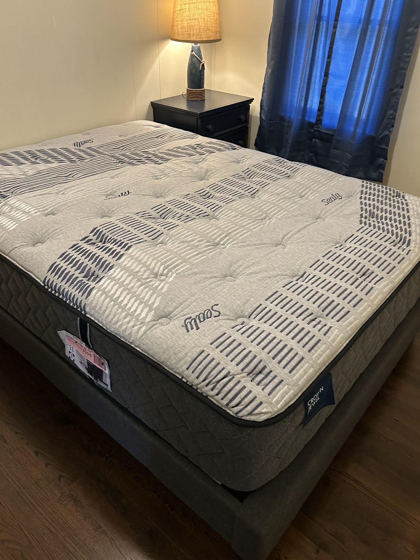 SEALY Crown Jewel Mattress Set