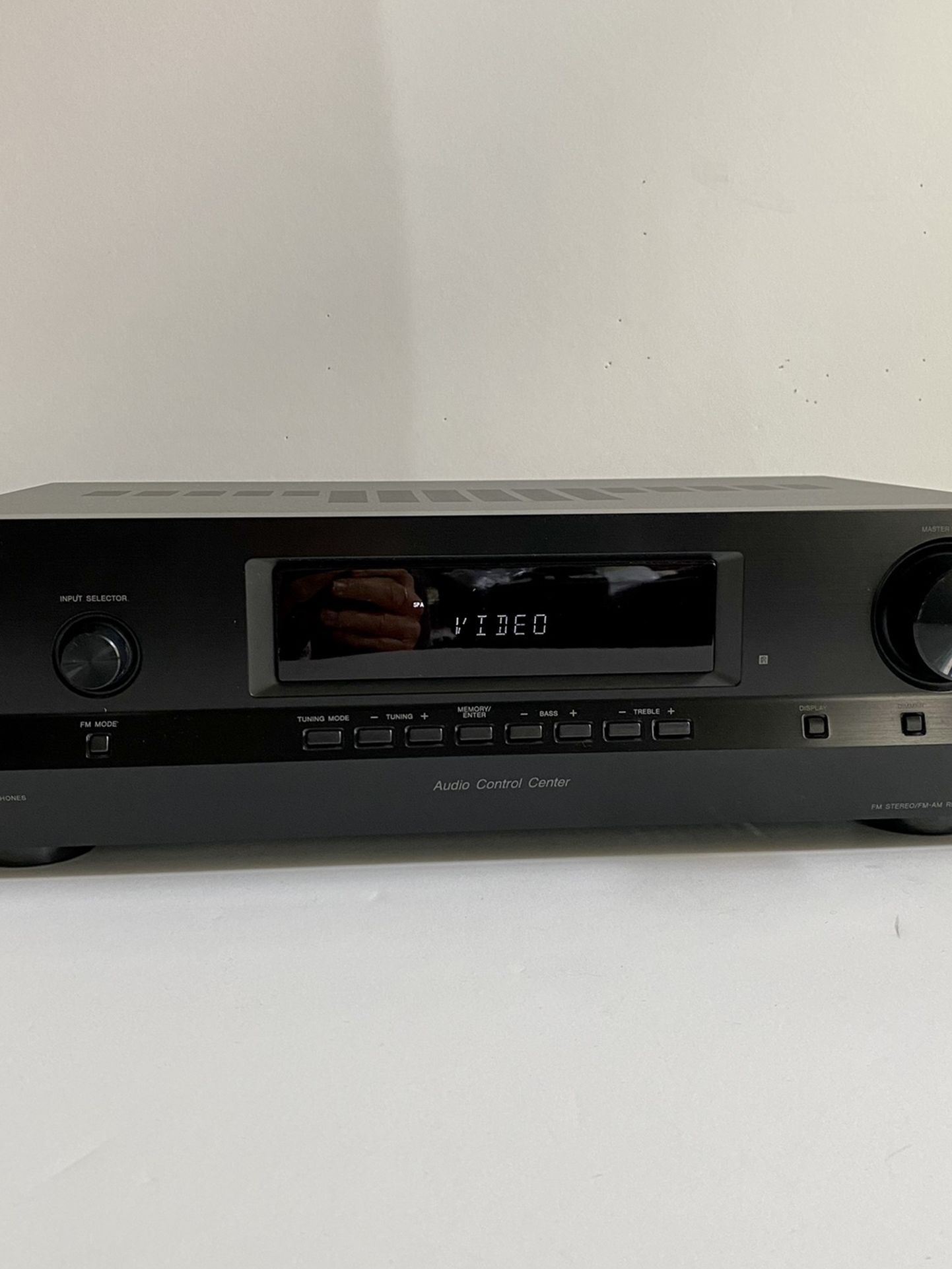 Like New, Used For Home Staging SONY 2 Channel Stereo / FM-AM Receiver. As new, pristine condition