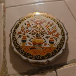 Straton made in England makeup sifting collectable