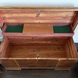 Lane Altavista Wooden Chest Antique