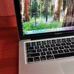Apple MacBook Pro 13” I5/8GB/256GB SSD macOS 15.1 Sequoia $140