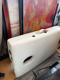 PORTABLE MASSAGE TABLE WITH CHAIR