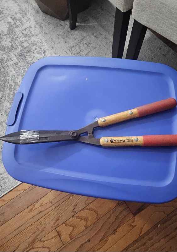 SHEARS