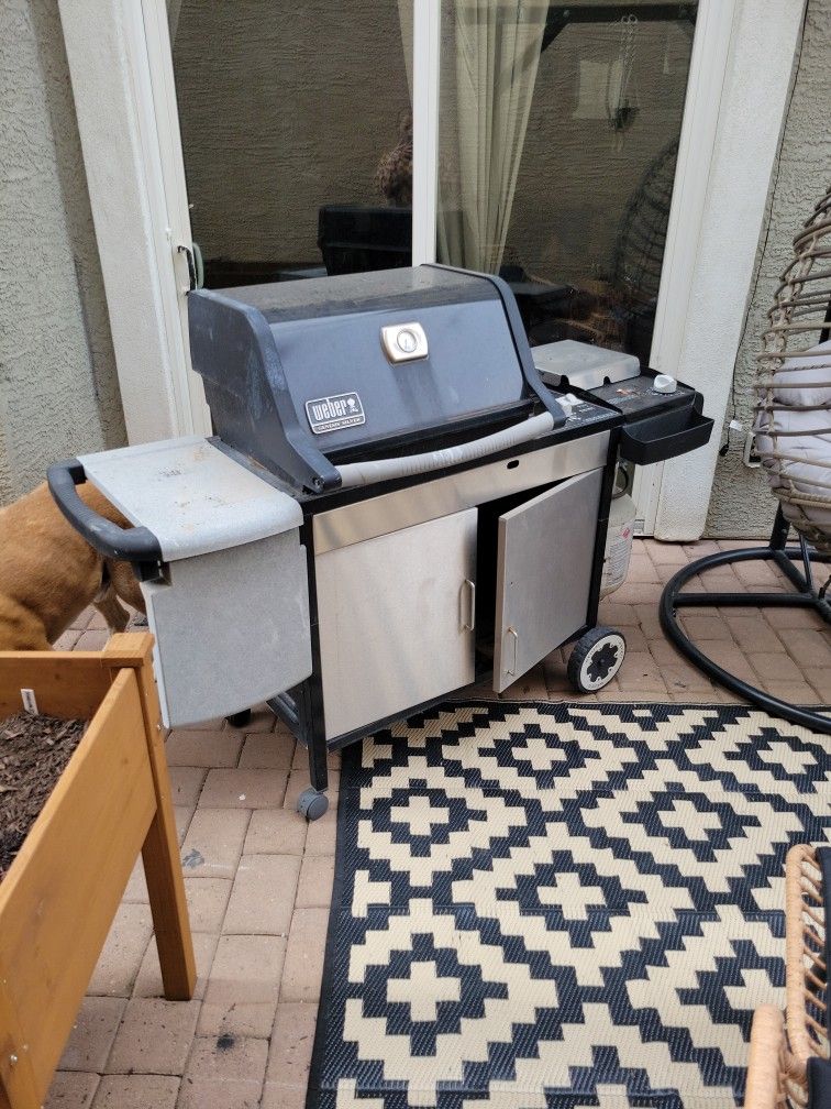 Weber Genesis Silver Grill for Sale in Gilbert, AZ OfferUp
