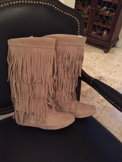 Fringe boots