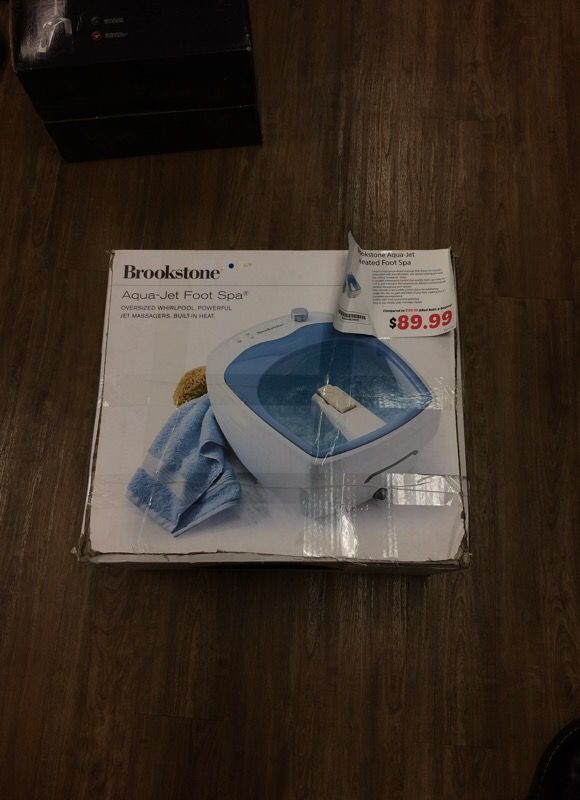 New! Brookstone Aqua Jet Foot Spa $89.99- 883594033025
