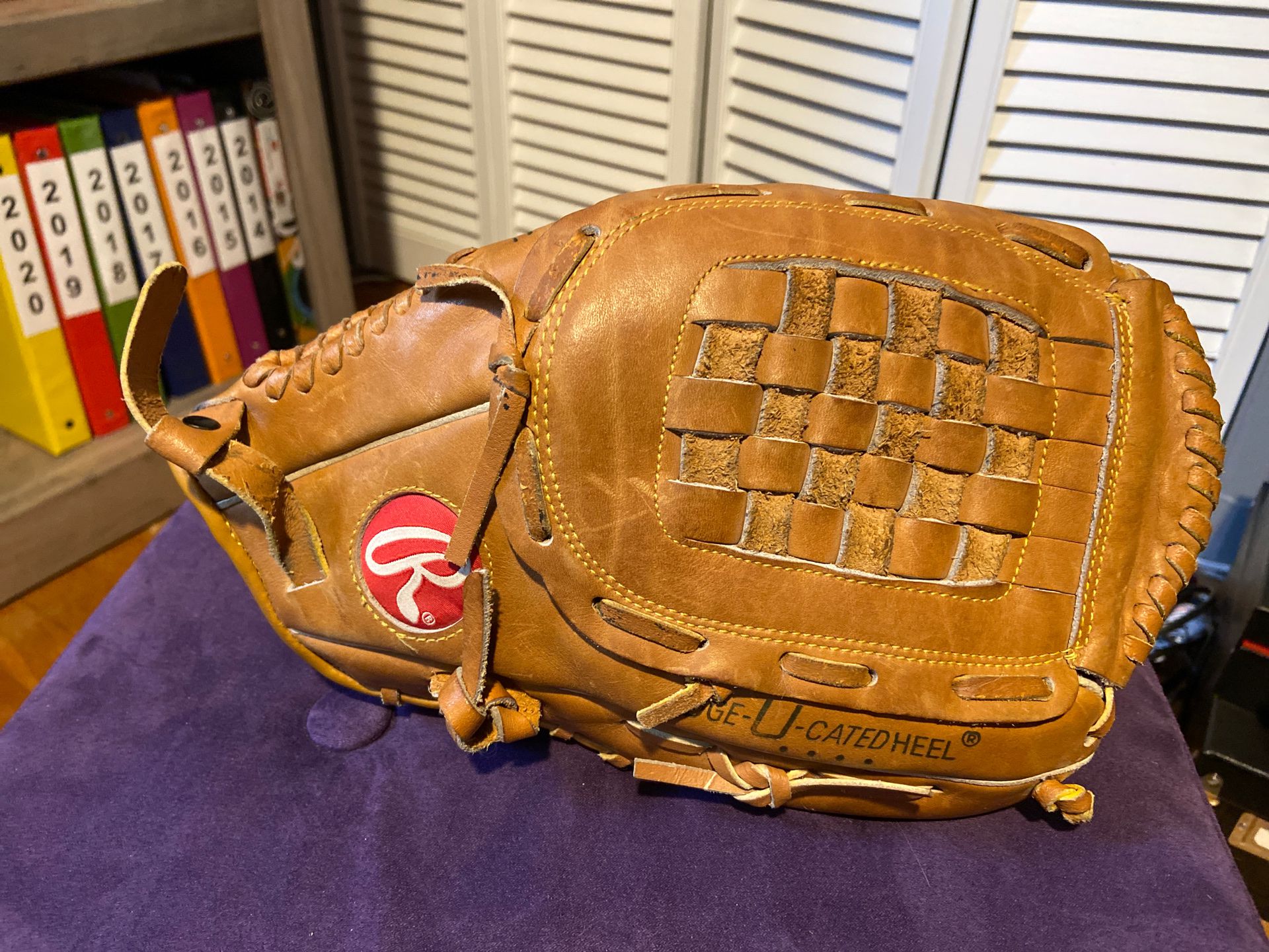 Rawlings RBG 13” softball glove