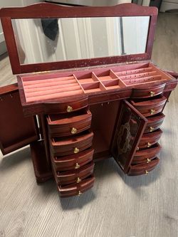 Vintage jewelry box