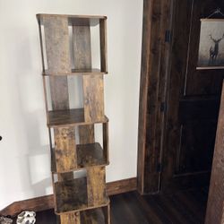 5-Tier Rotating Bookshelf Tower (360°) – Open Box, Never Used 📚