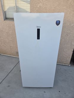 Midea Freezer