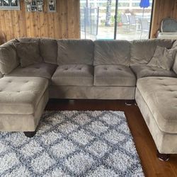 SECTIONAL COUCHES