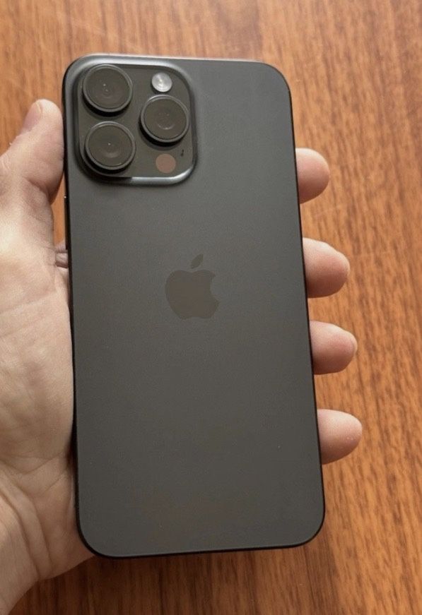 iPhone 15 Pro Max  Unlocked 